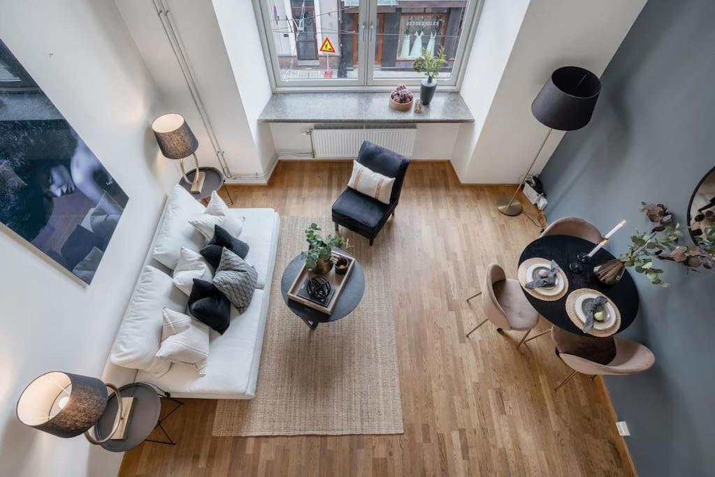 Prime Location: Spacious & Lejlighed